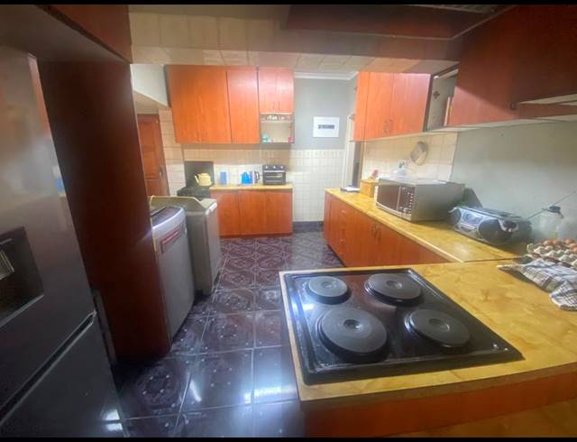 4 BEDROOM HOUSE FOR SALE IN MINERALIA